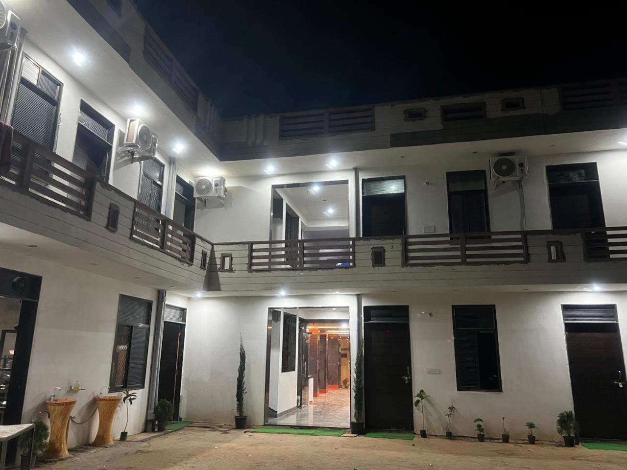 Hotel Shyam Sarover And Restaurant Ringas Esterno foto